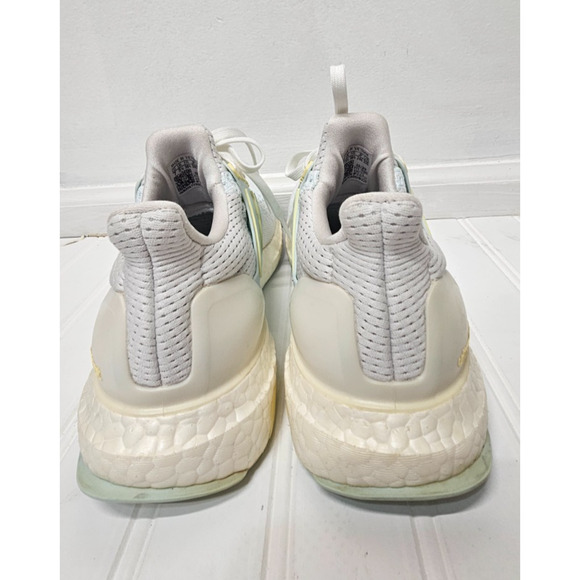 Adidas Women's Ultraboost 1.0 Shoes Linen Green size 7 - Picture 3 of 7